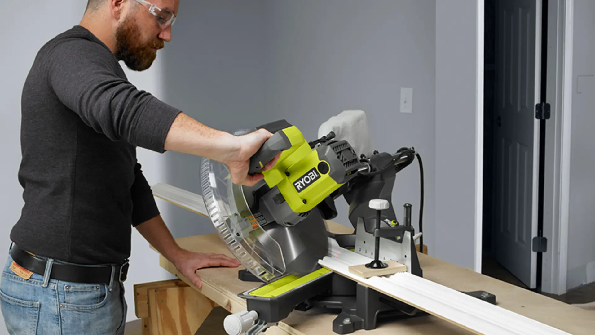 Safety Tips to Use a Miter Saw